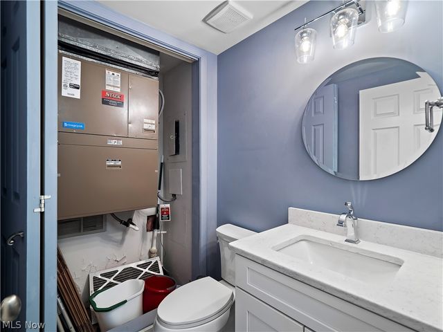 19000 Lake Road, Rocky River, OH 44116