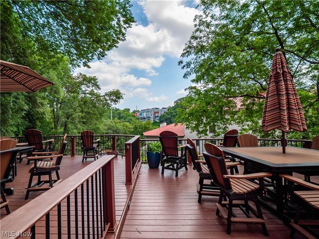 19000 Lake Road, Rocky River, OH 44116