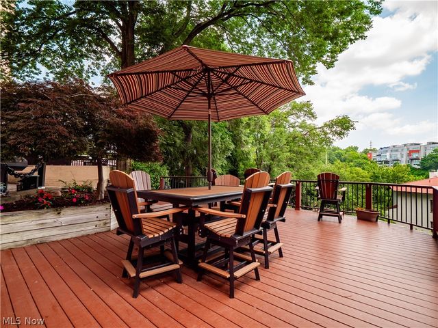 19000 Lake Road, Rocky River, OH 44116
