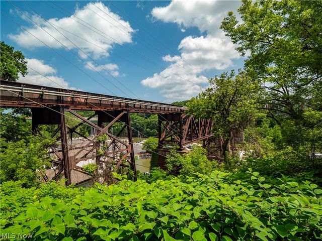 19000 Lake Road, Rocky River, OH 44116