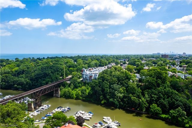 19000 Lake Road, Rocky River, OH 44116