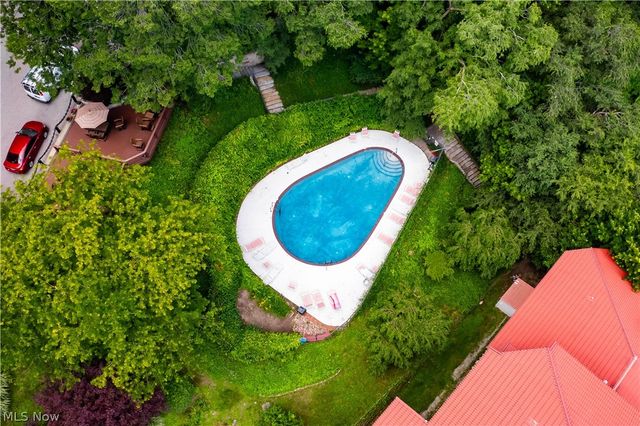 19000 Lake Road, Rocky River, OH 44116