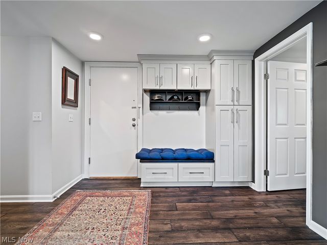 19000 Lake Road, Rocky River, OH 44116