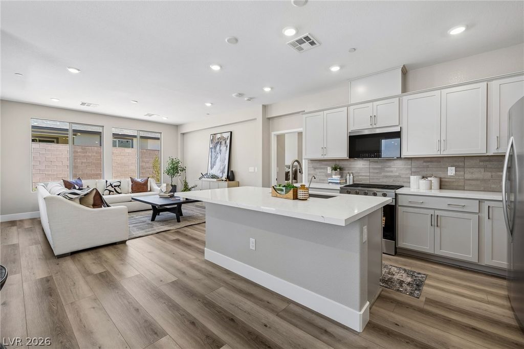 10050 Amber Rose Avenue, Las Vegas, NV 89143 — photo 4