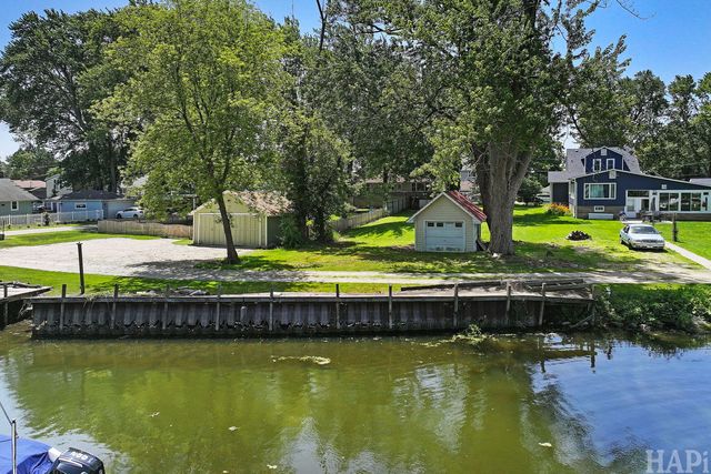 41638 N Lotus Avenue, Antioch, IL 60002