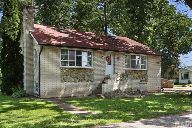 41638 N Lotus Avenue, Antioch, IL 60002
