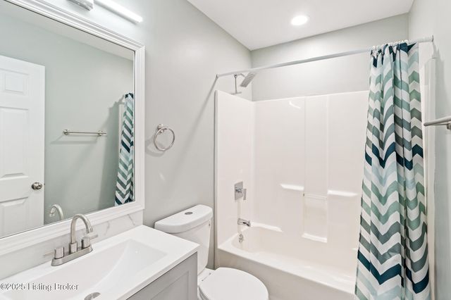 3233 Vermont Ave, Louisville, KY 40211