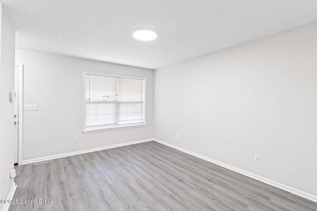 3233 Vermont Ave, Louisville, KY 40211