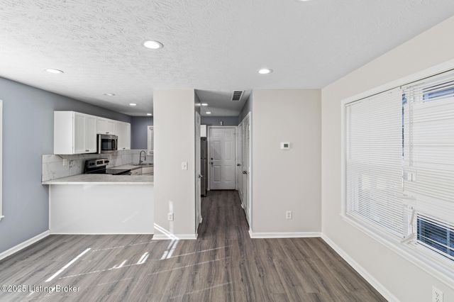 3233 Vermont Ave, Louisville, KY 40211