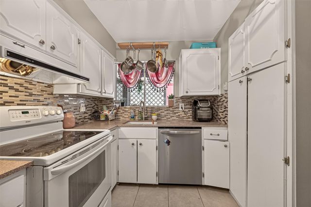 2511 Marilee Lane 4, Houston, TX 77057