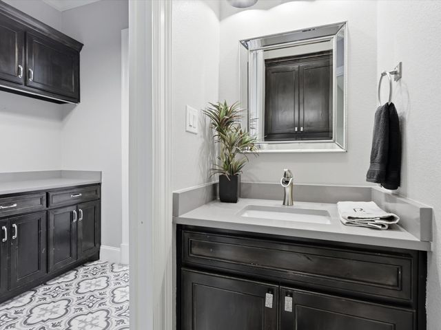 3109 Crest Lake Court, Arlington, TX 76016