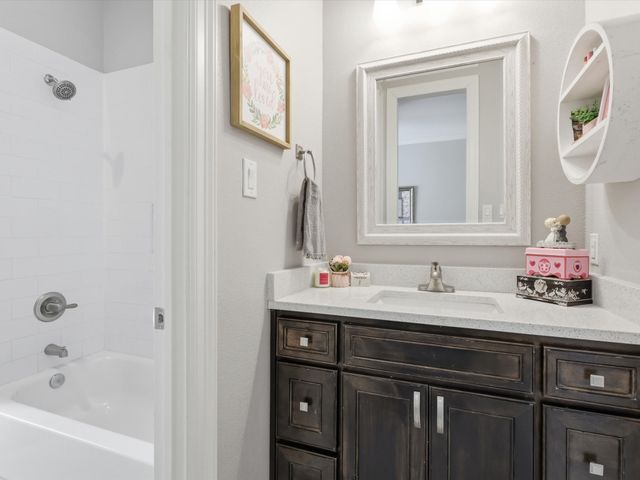 3109 Crest Lake Court, Arlington, TX 76016