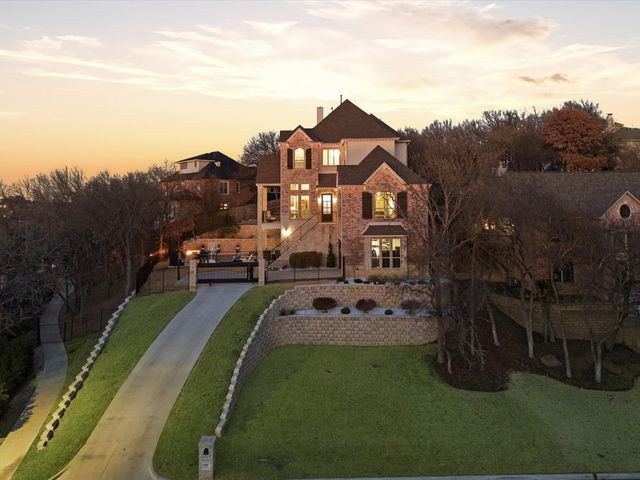 3109 Crest Lake Court, Arlington, TX 76016