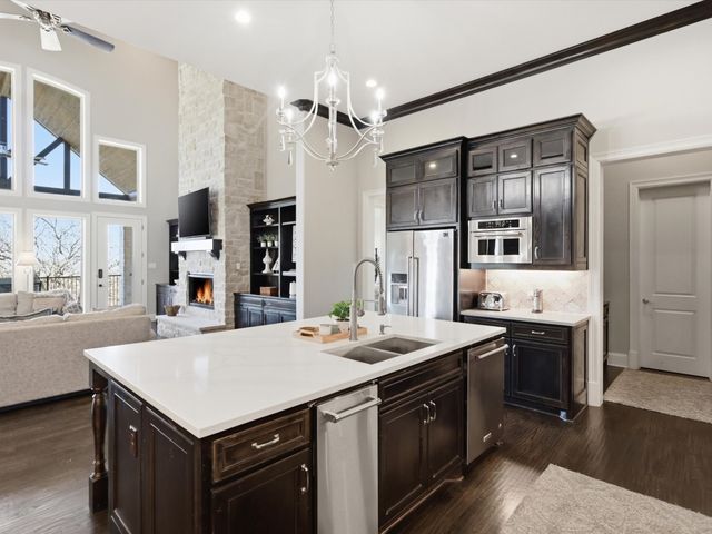 3109 Crest Lake Court, Arlington, TX 76016