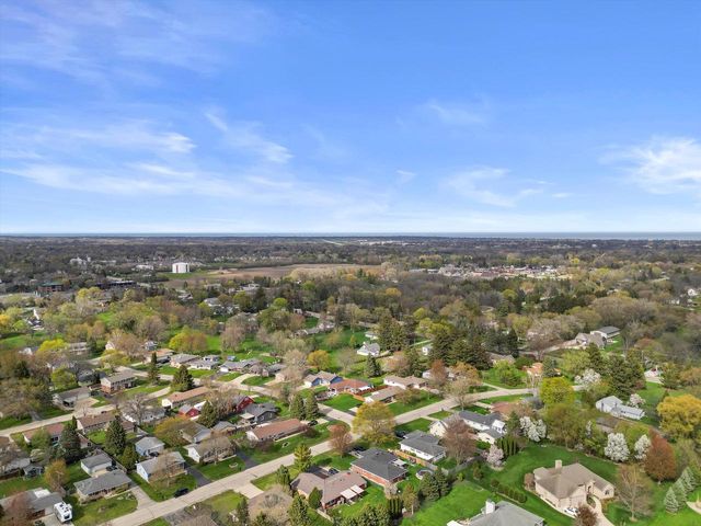 135 Emerald DRIVE, Mount Pleasant, WI 53406