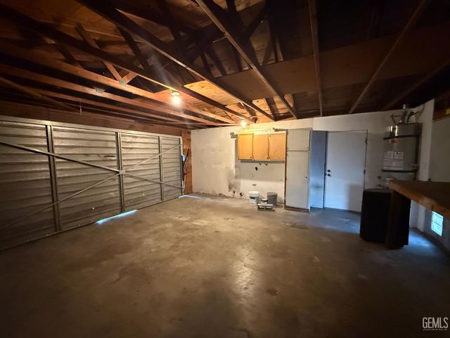 709 Castaic Avenue, Bakersfield, CA 93308