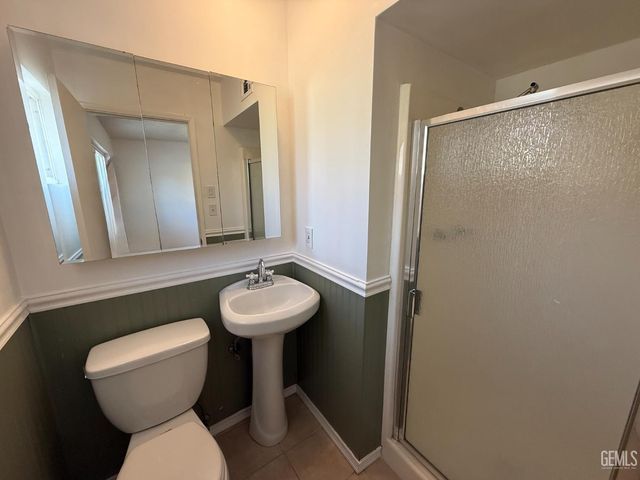 709 Castaic Avenue, Bakersfield, CA 93308