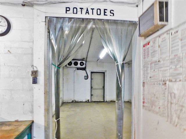 431 S Mill St, New Castle, PA 16101