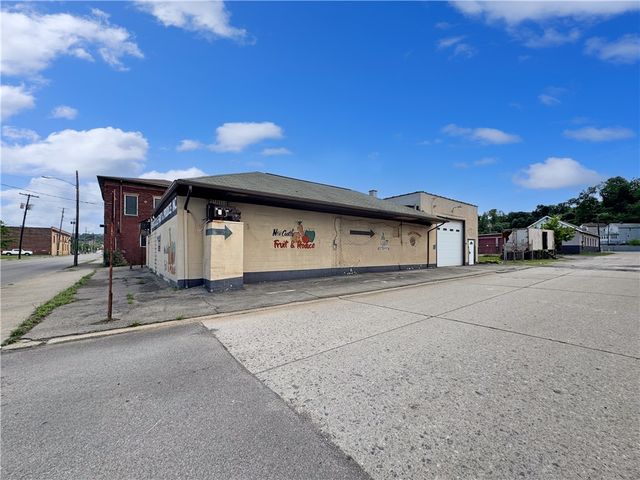 431 S Mill St, New Castle, PA 16101