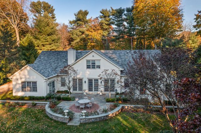 26 Morgan Lane, Locust Valley, NY 11560