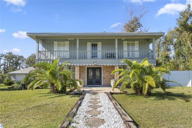 915 Tanglewood Drive, Lake Charles, LA 70611