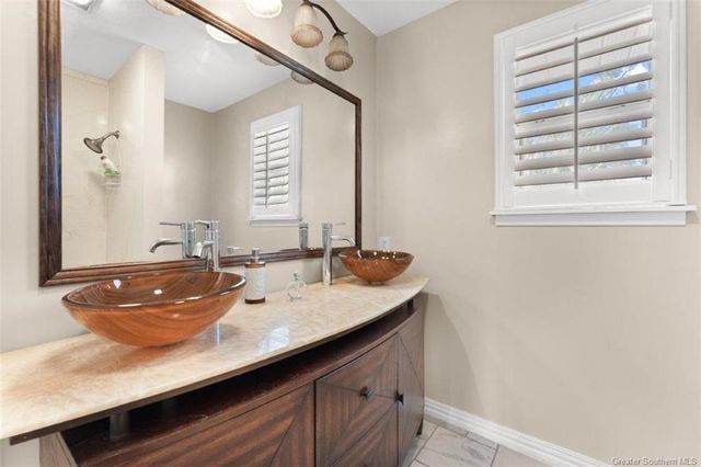 915 Tanglewood Drive, Lake Charles, LA 70611