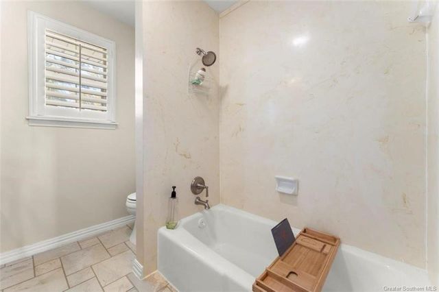 915 Tanglewood Drive, Lake Charles, LA 70611