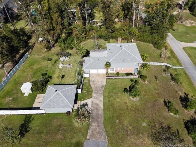 915 Tanglewood Drive, Lake Charles, LA 70611