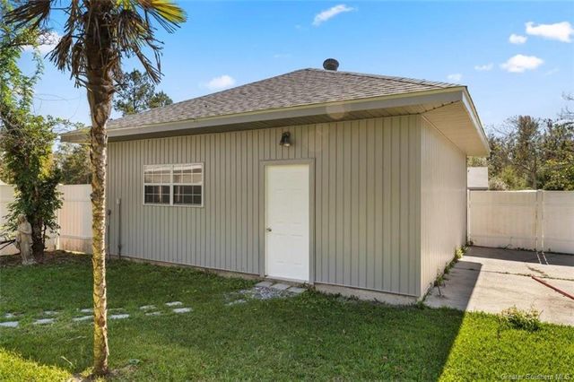 915 Tanglewood Drive, Lake Charles, LA 70611