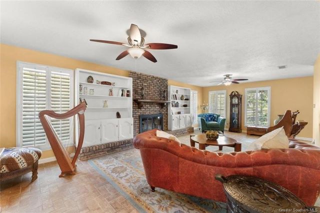 915 Tanglewood Drive, Lake Charles, LA 70611