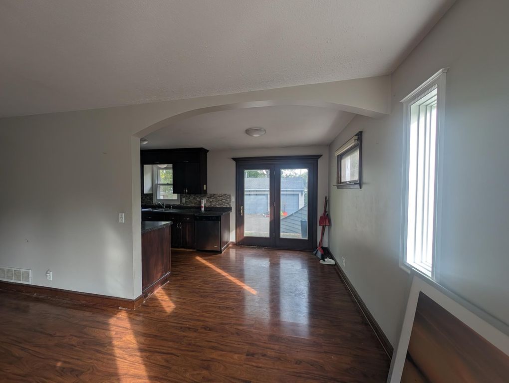 171 Hanson Road, Mahtomedi, MN 55115 — photo 2