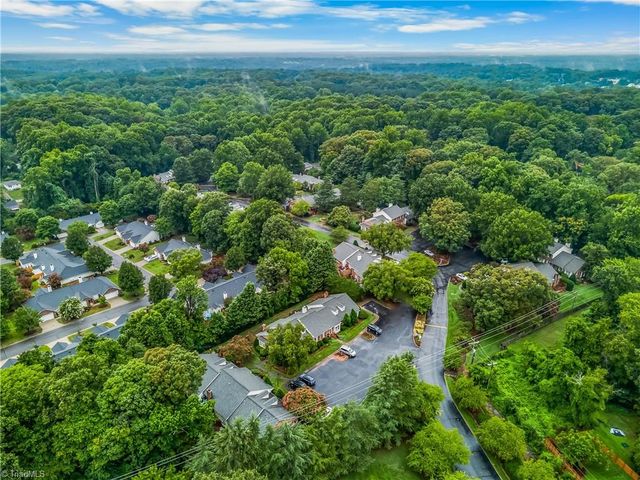 1700 Polo Oaks Court, Winston-salem, NC 27106