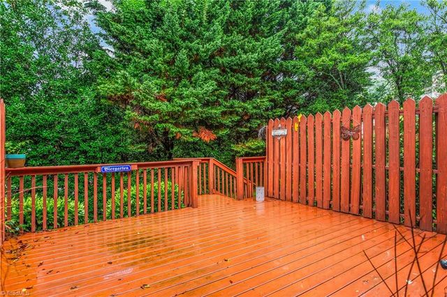 1700 Polo Oaks Court, Winston-salem, NC 27106