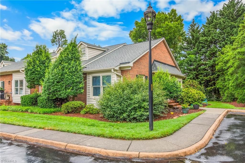 1700 Polo Oaks Court, Winston-salem, NC 27106