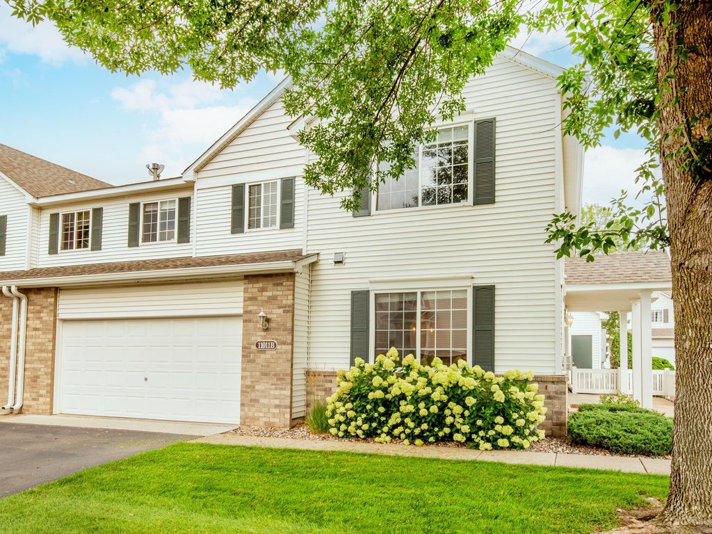 11011 Oak Grove Circle B, Woodbury, MN 55129 — photo 2