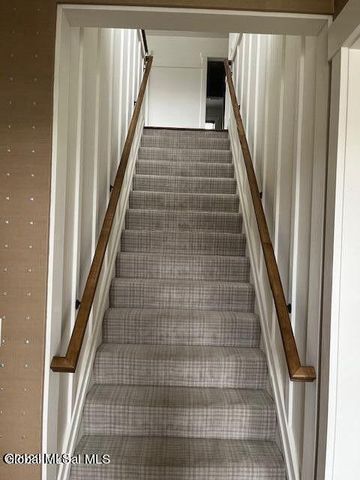 33 Wetherby Court, Colonie, NY 12047