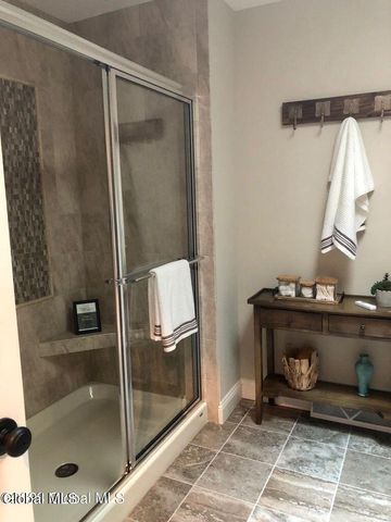 33 Wetherby Court, Colonie, NY 12047