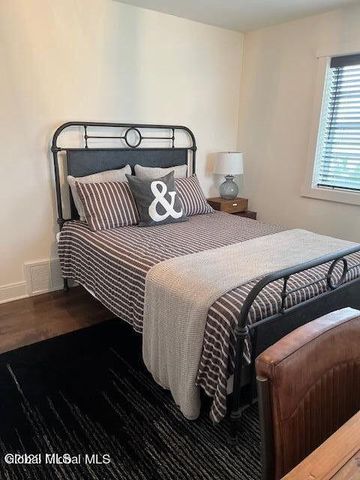 33 Wetherby Court, Colonie, NY 12047