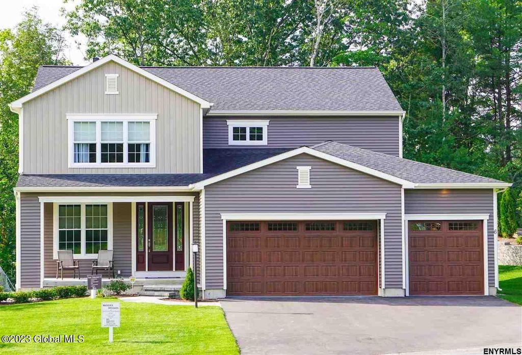 33 Wetherby Court, Colonie, NY 12047