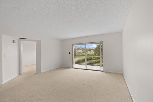 1801 Eleuthera Point J3, Coconut Creek, FL 33066