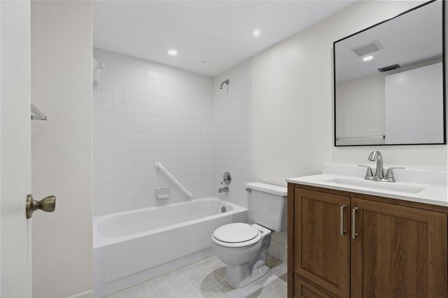 1801 Eleuthera Point J3, Coconut Creek, FL 33066