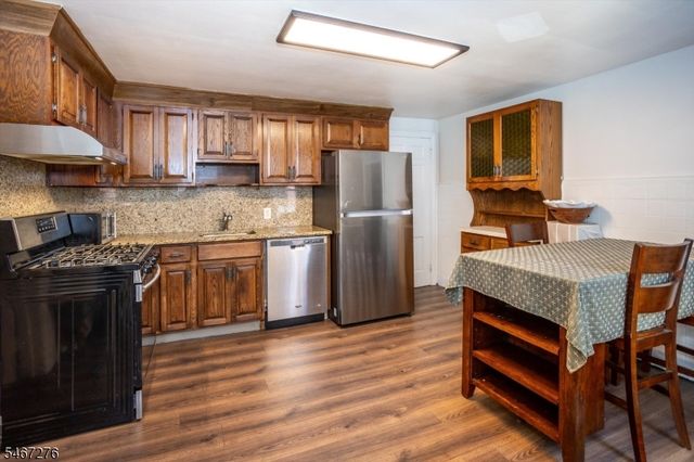 9 Main St, Roxbury Twp., NJ 07876