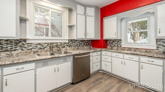 535 Detroit Avenue, Iron Mountain, MI 49801