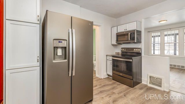 535 Detroit Avenue, Iron Mountain, MI 49801