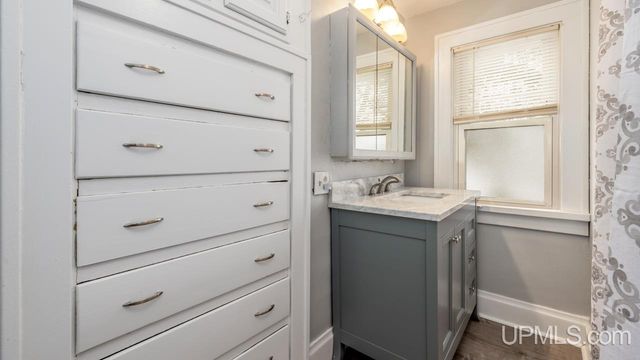 535 Detroit Avenue, Iron Mountain, MI 49801