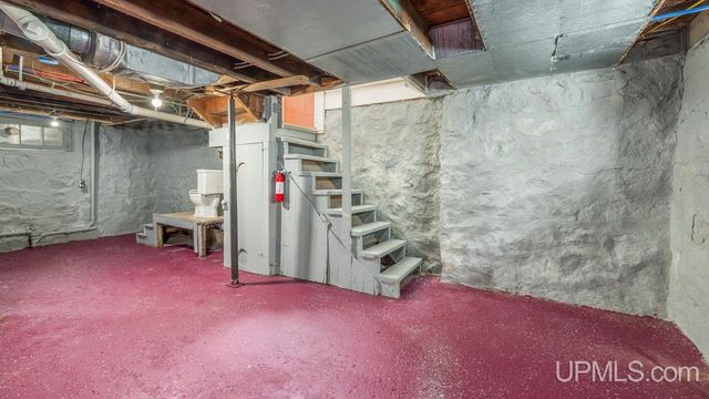 535 Detroit Avenue, Iron Mountain, MI 49801