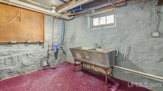 535 Detroit Avenue, Iron Mountain, MI 49801