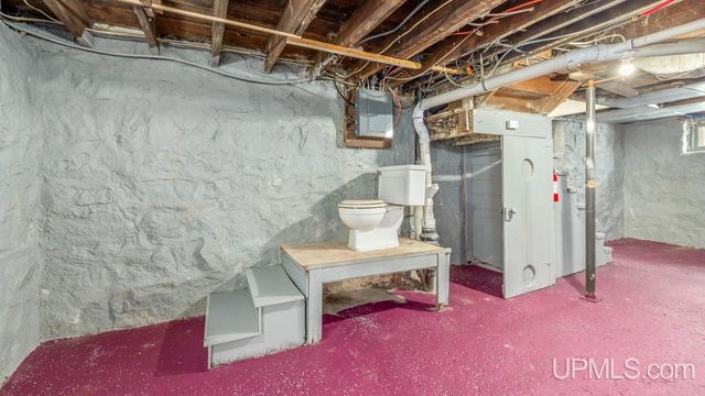 535 Detroit Avenue, Iron Mountain, MI 49801