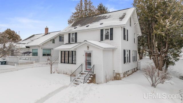 535 Detroit Avenue, Iron Mountain, MI 49801
