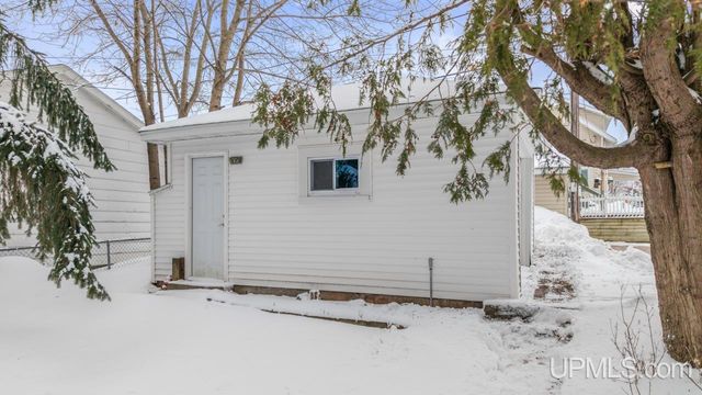 535 Detroit Avenue, Iron Mountain, MI 49801